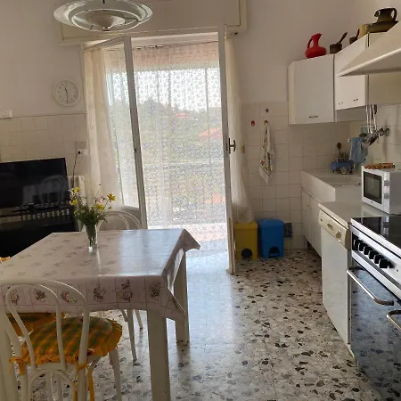 Casa Bianca A 4 Minuti Dalle Spiagge Holiday home Imperia