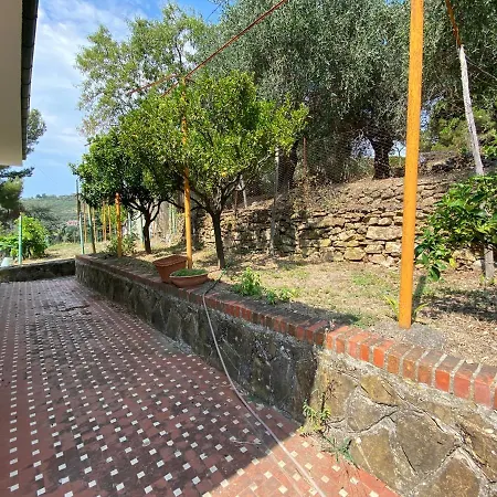 Casa Bianca A 4 Minuti Dalle Spiagge Holiday home *